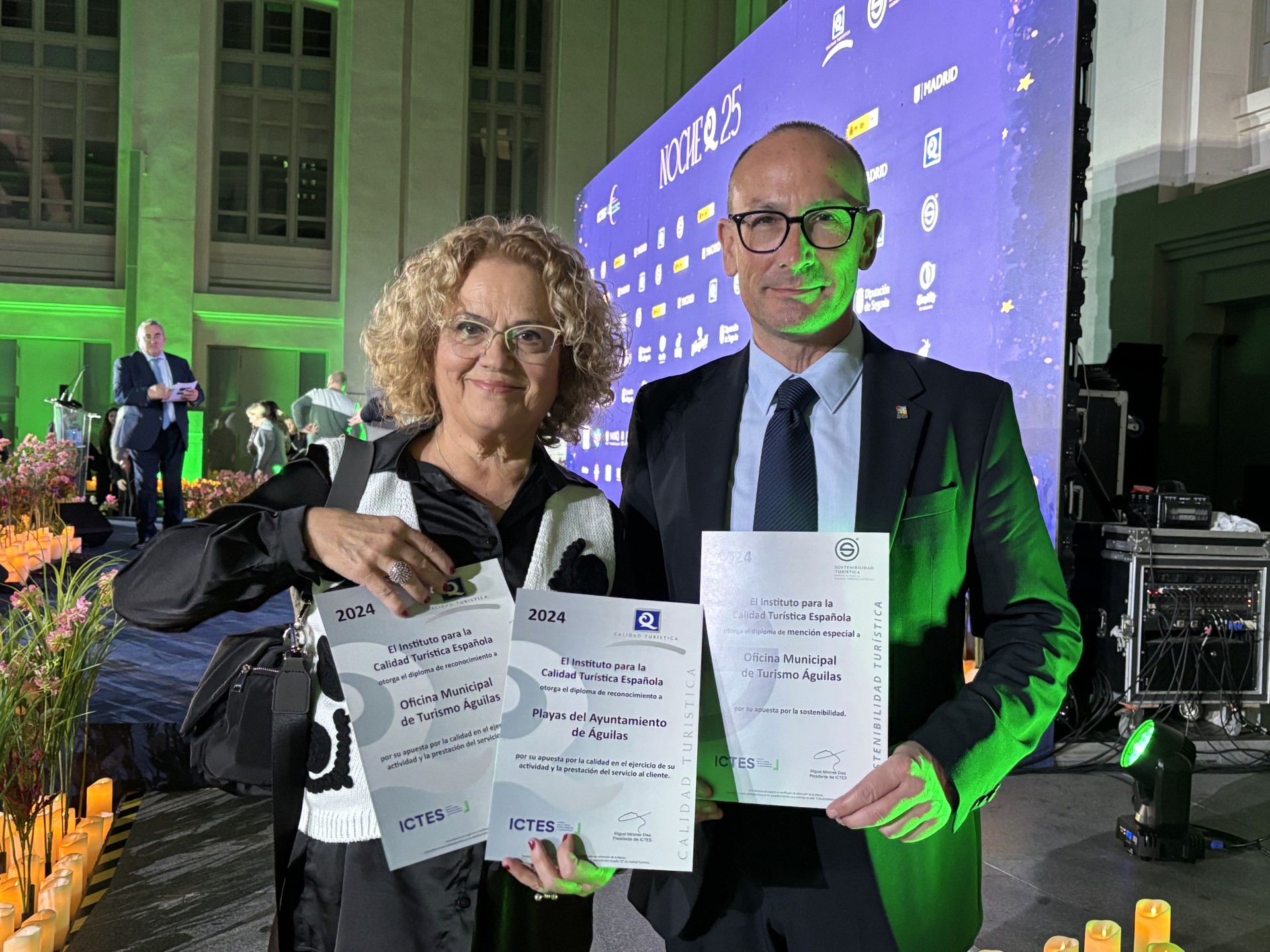 Águilas recibe tres reconocimientos en la NocheQ del ICTES