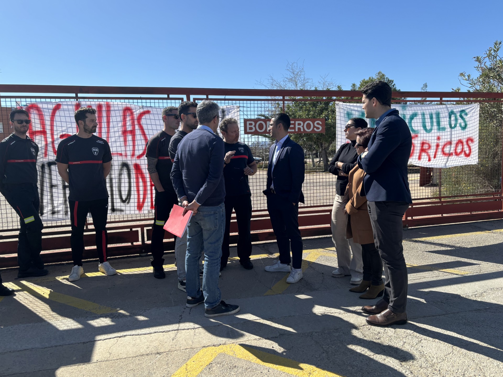 Bomberos y Ayuntamiento vuelven a denunciar la falta de medios personales y materiales en el parque de Águilas