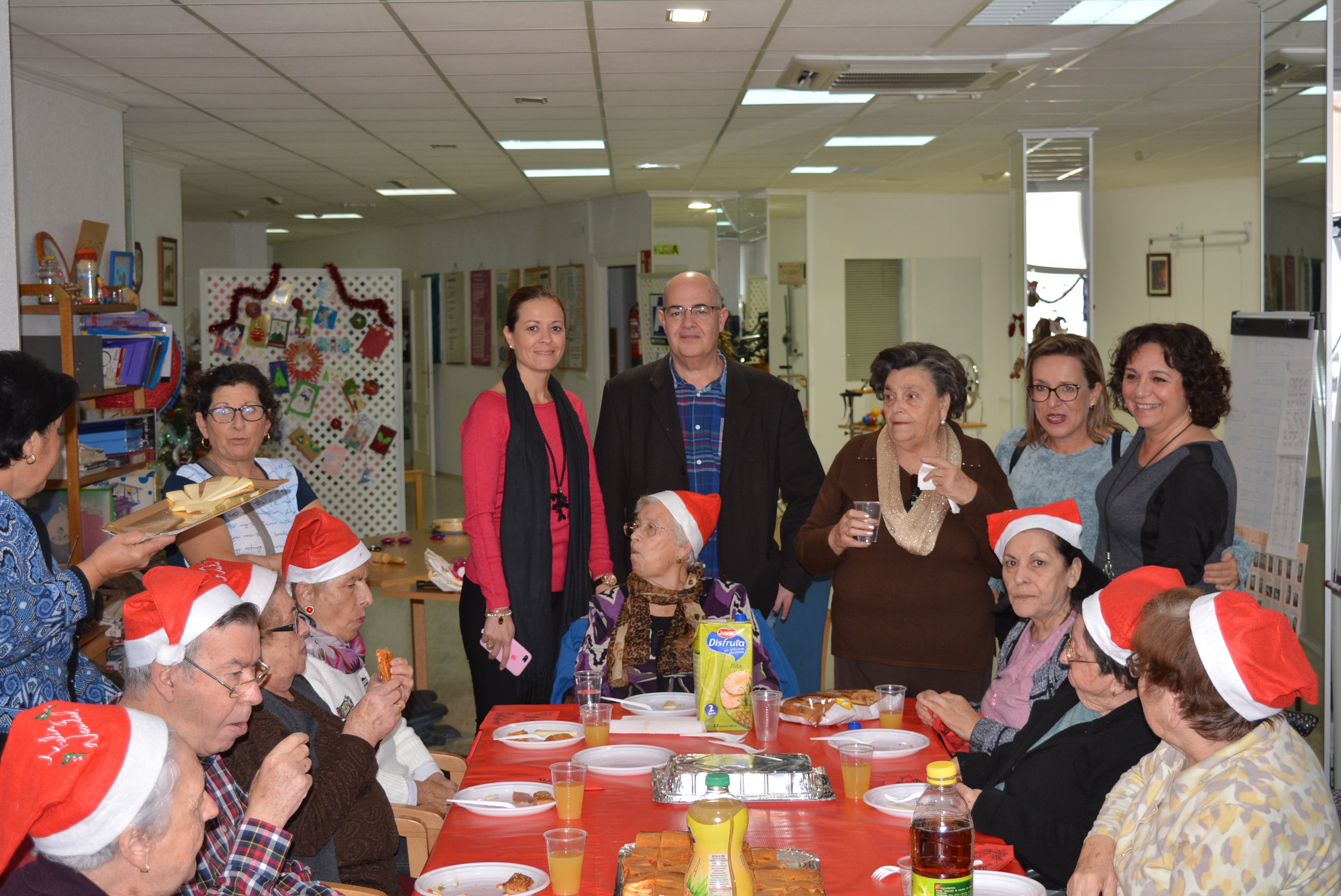 La Asociación Alzheimer Águilas celebra su tradicional fiesta de Navidad
