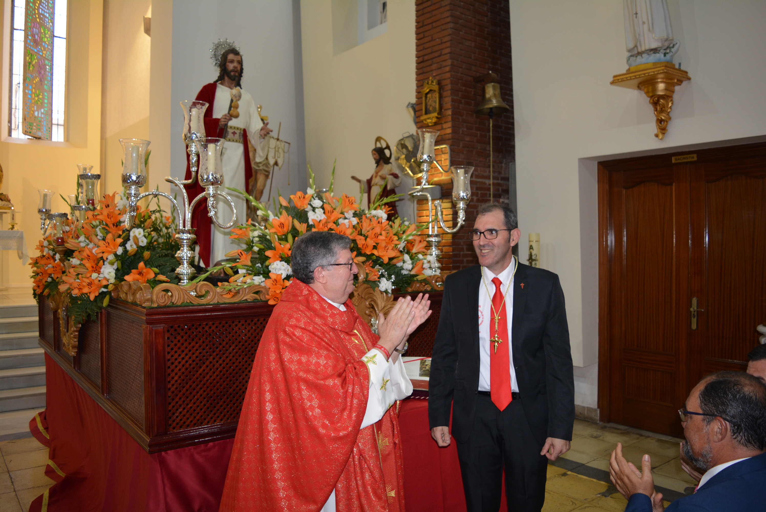 La imagen del apóstol Santiago recorre las calles de Águilas