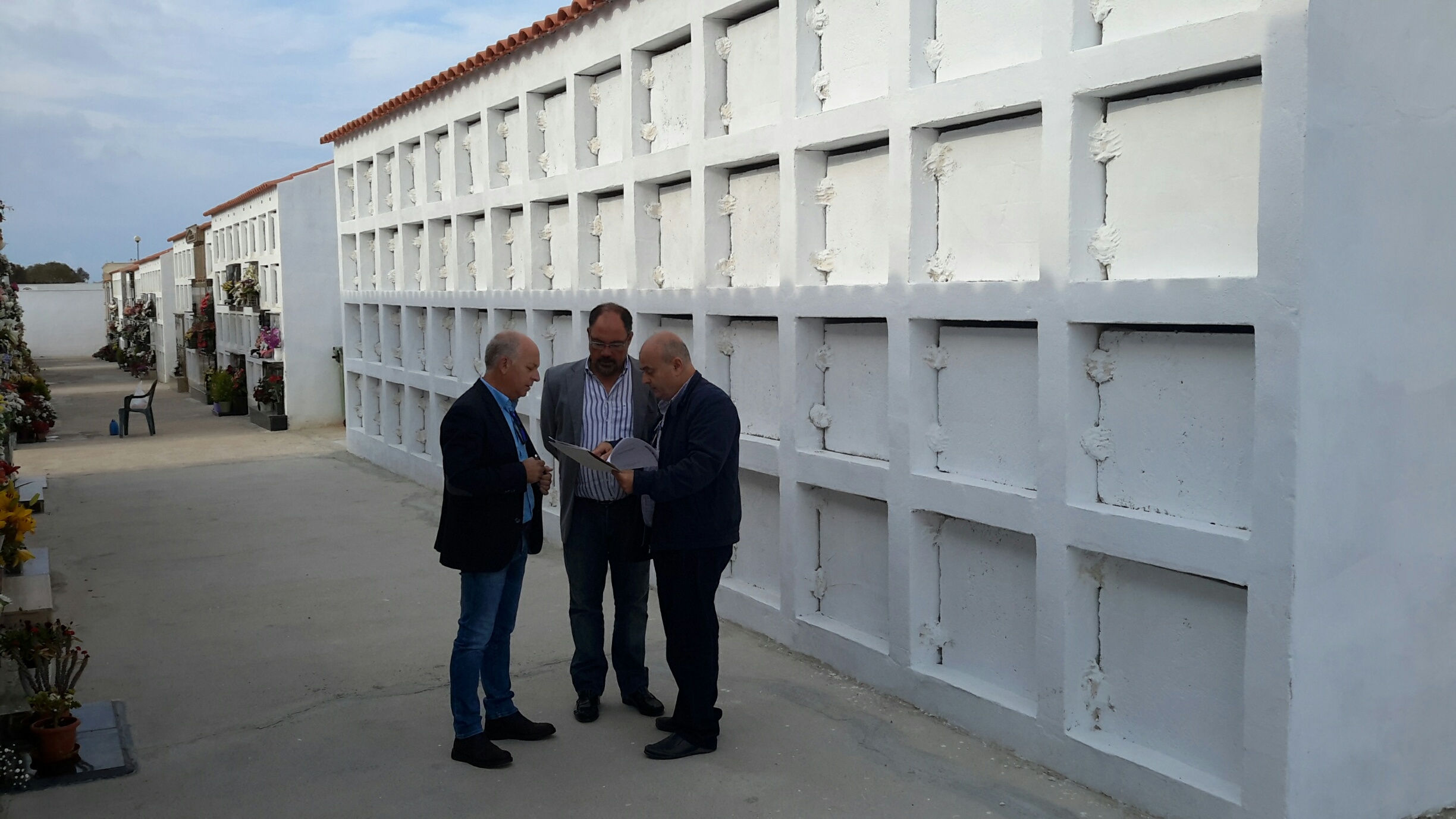 El Ayuntamiento recepciona 112 nuevos nichos en cementerio municipal