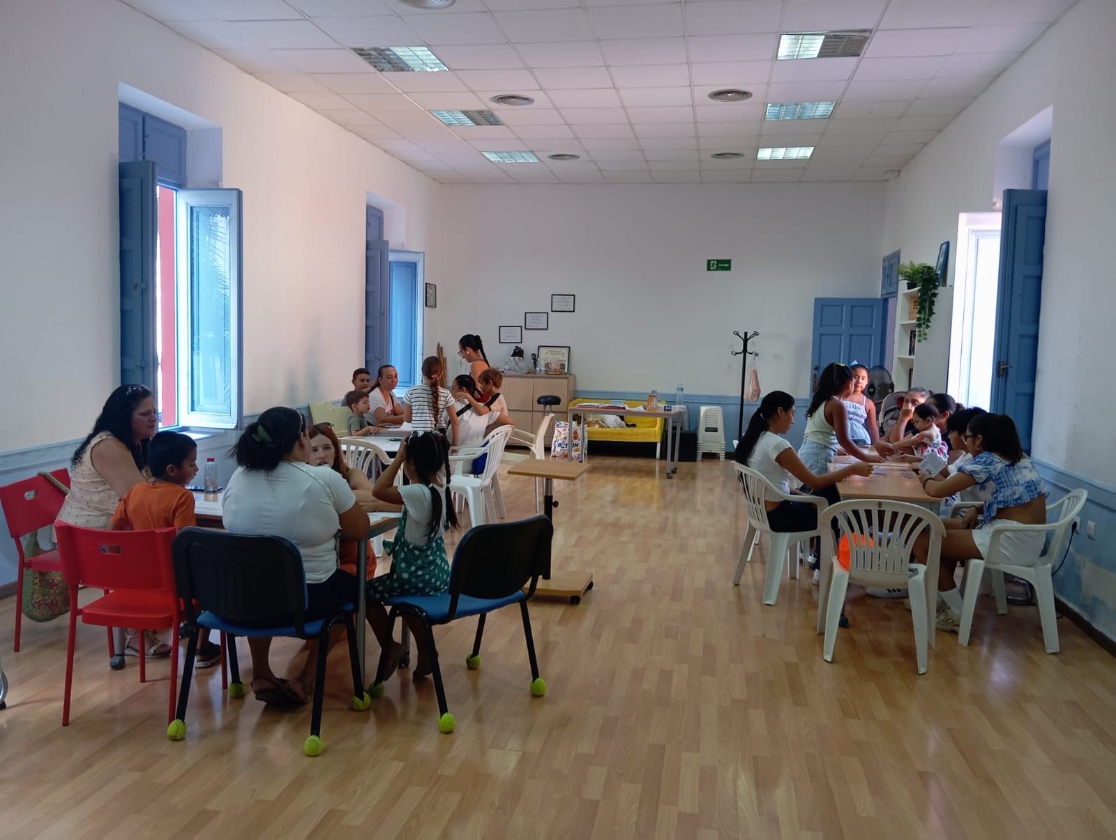 Servicios Sociales fomenta el acompañamiento escolar y los hábitos saludables entre las familias de Águilas