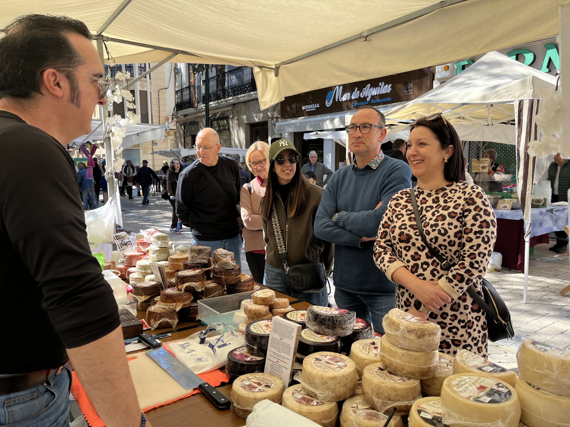 Exitosa nueva edición del Mercado Tradicional de Productor