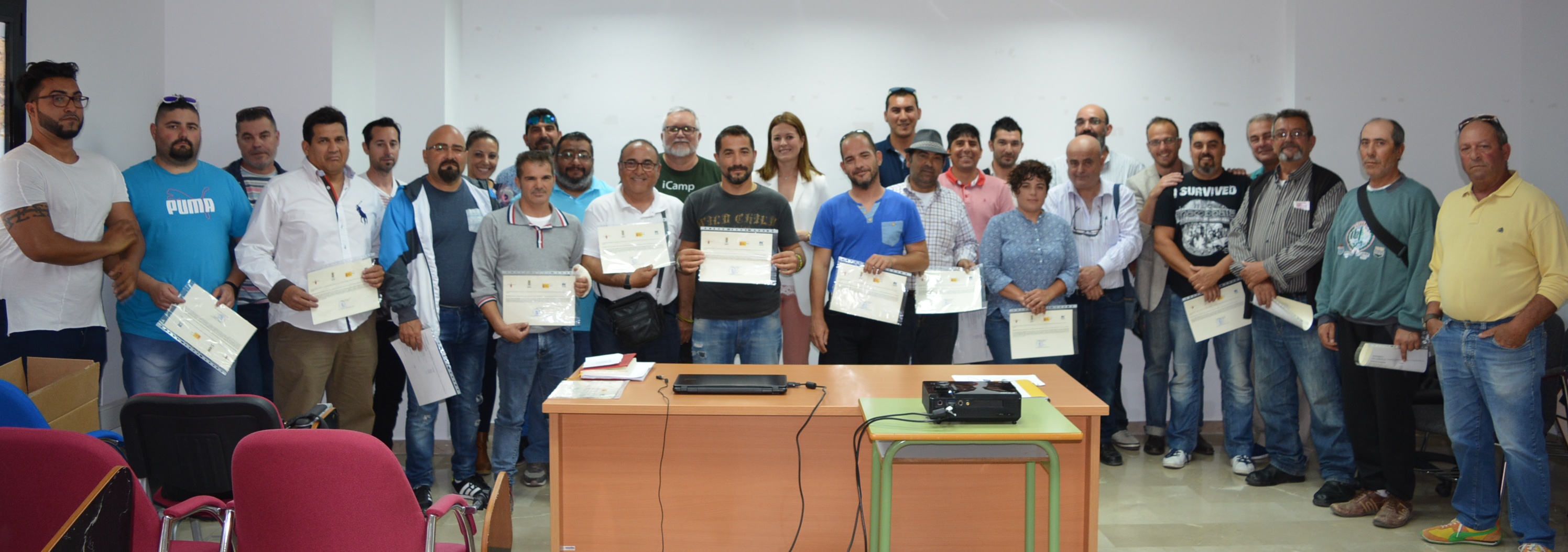 Los trabajadores del Programa Mixto de Empleo y Formación reciben sus diplomas de cualificación profesional