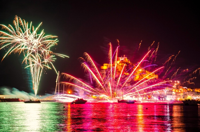 Concurso de Fotografía y Palmera de los Deseos para el gran Castillo de Fuegos Artificiales-Piromusicales de Águilas  