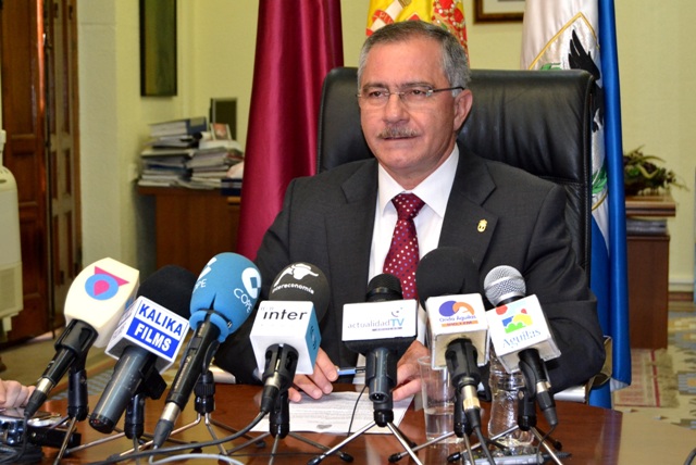 En 2014 vuelve a descender el paro en Águilas, se aprueba una bajada histórica de impuestos y culminan grandes proyectos para el municipio  