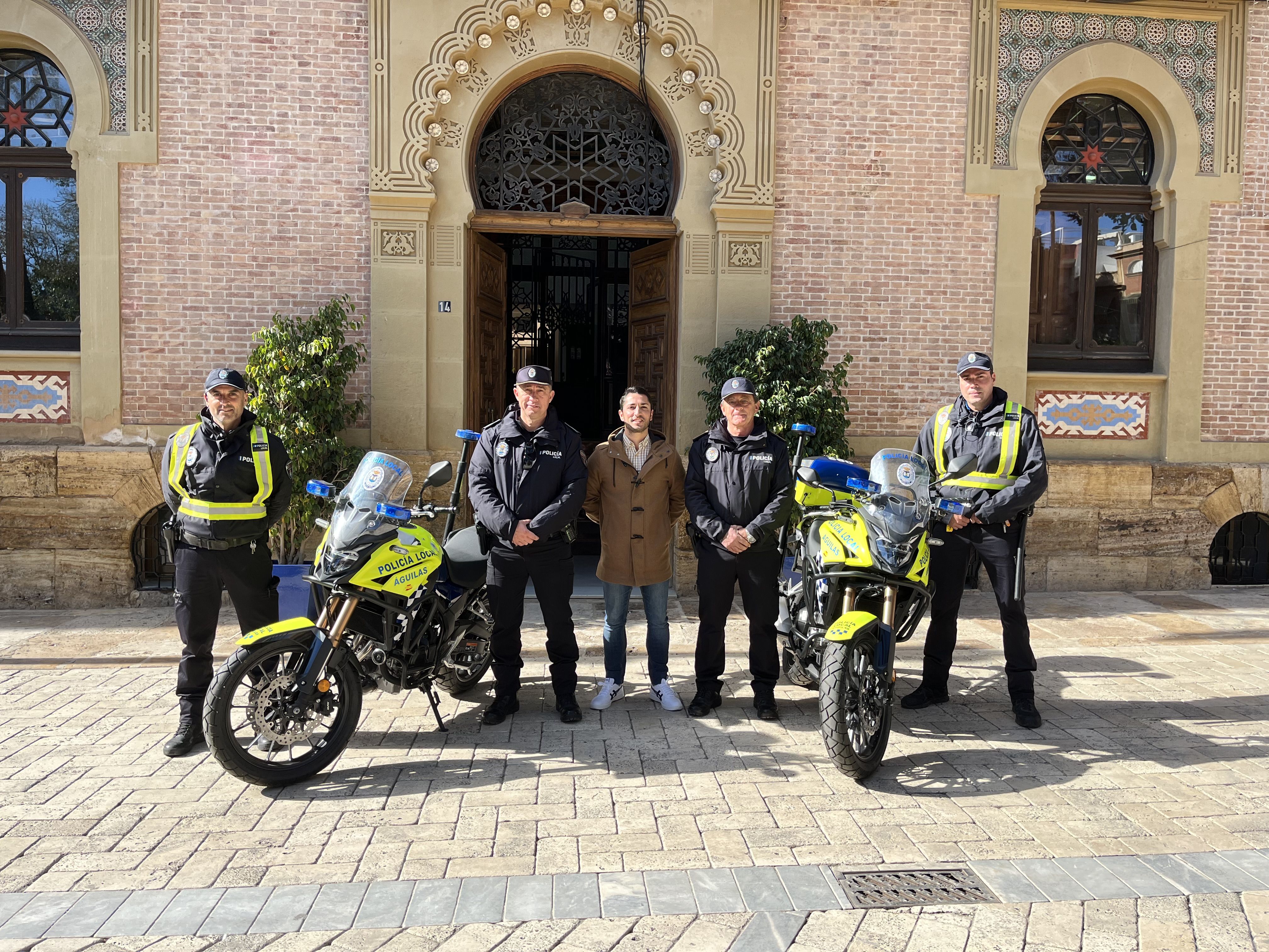 El Ayuntamiento incorpora dos motocicletas al parque móvil de la Policía Local