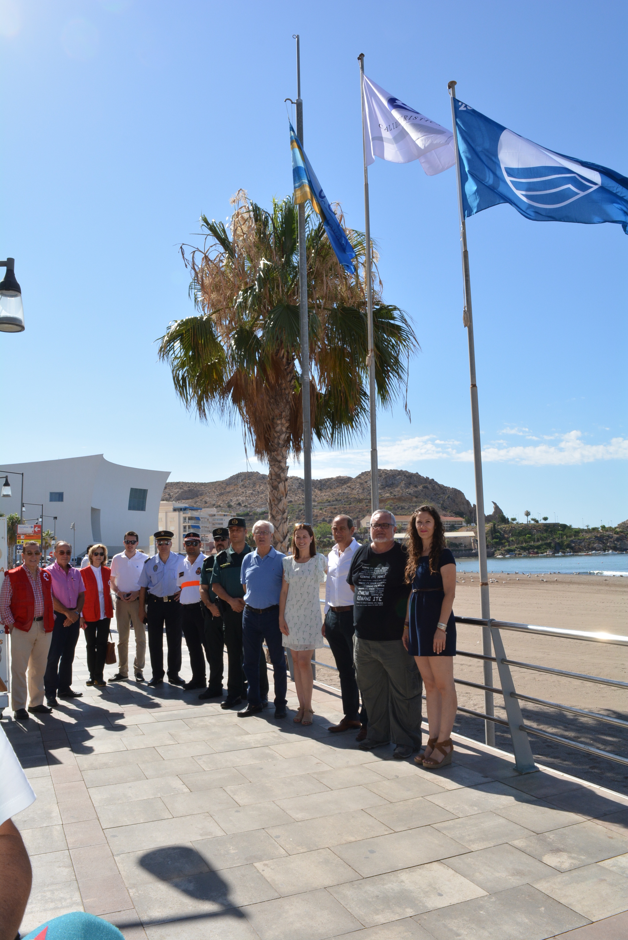 Las banderas azules ya ondean en las playas de la localidad