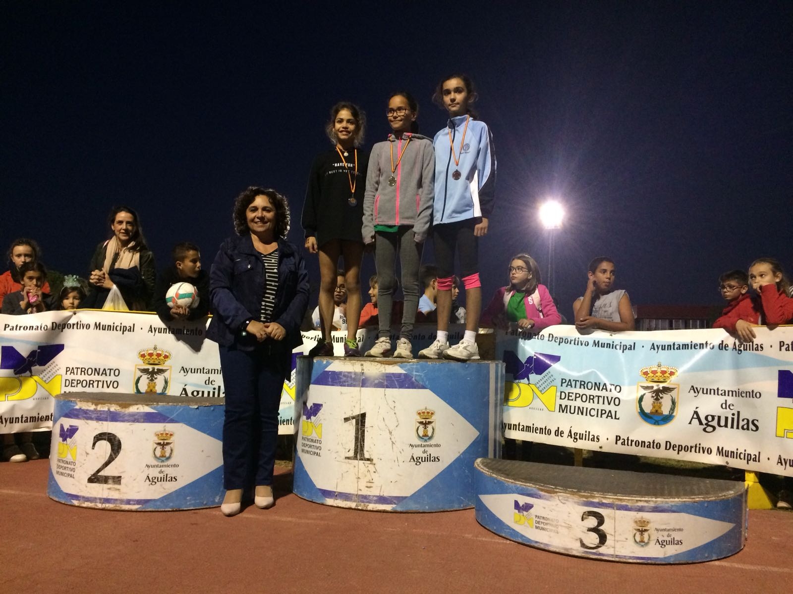 Más de 300 atletas participan en la final de Cross Escolar