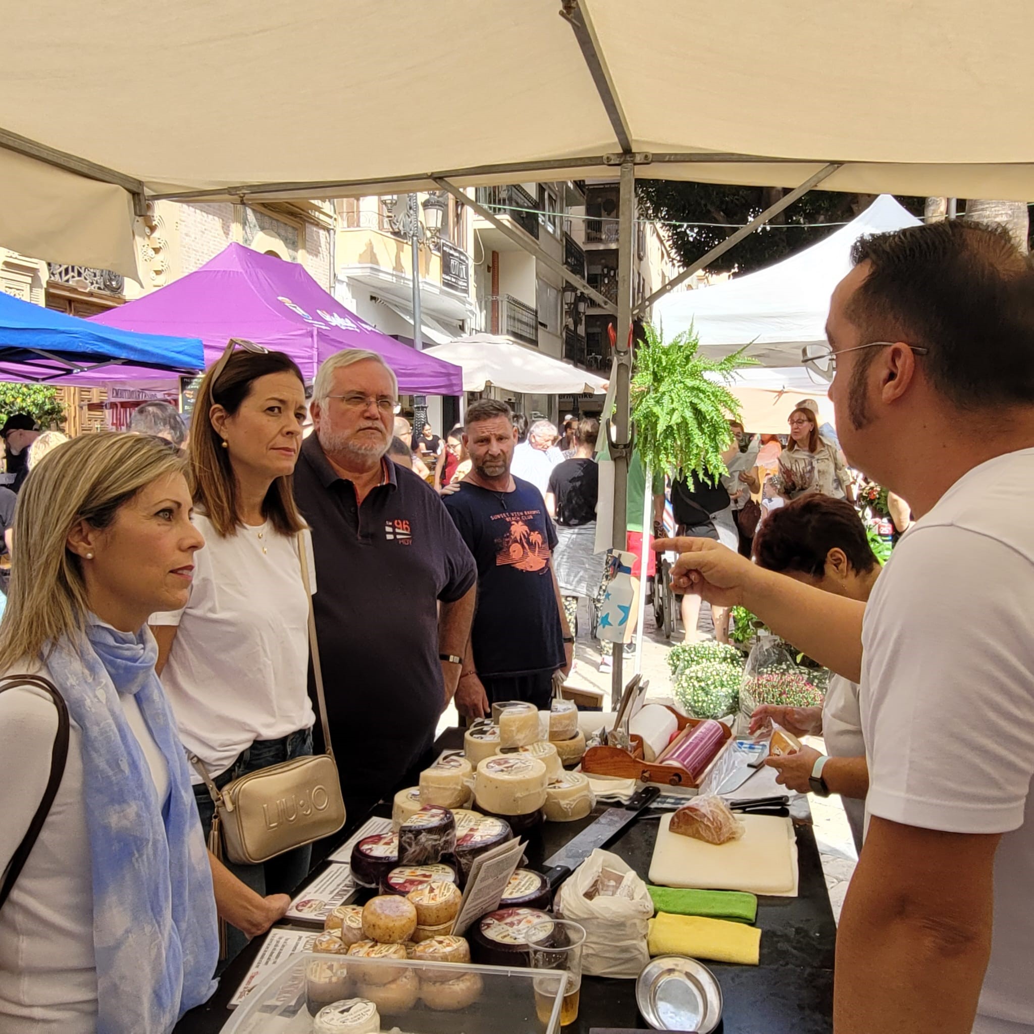 Gran éxito de asistencia al Mercadillo Tradicional celebrado en Águilas 