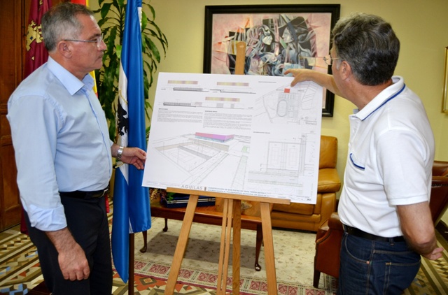 El Ayuntamiento de Águilas construirá dos pistas de tenis de tierra batida y acondicionará el acceso norte al Polideportivo Municipal    
