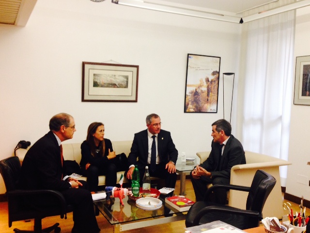 El Carnaval de Águilas se exhibe en Milán