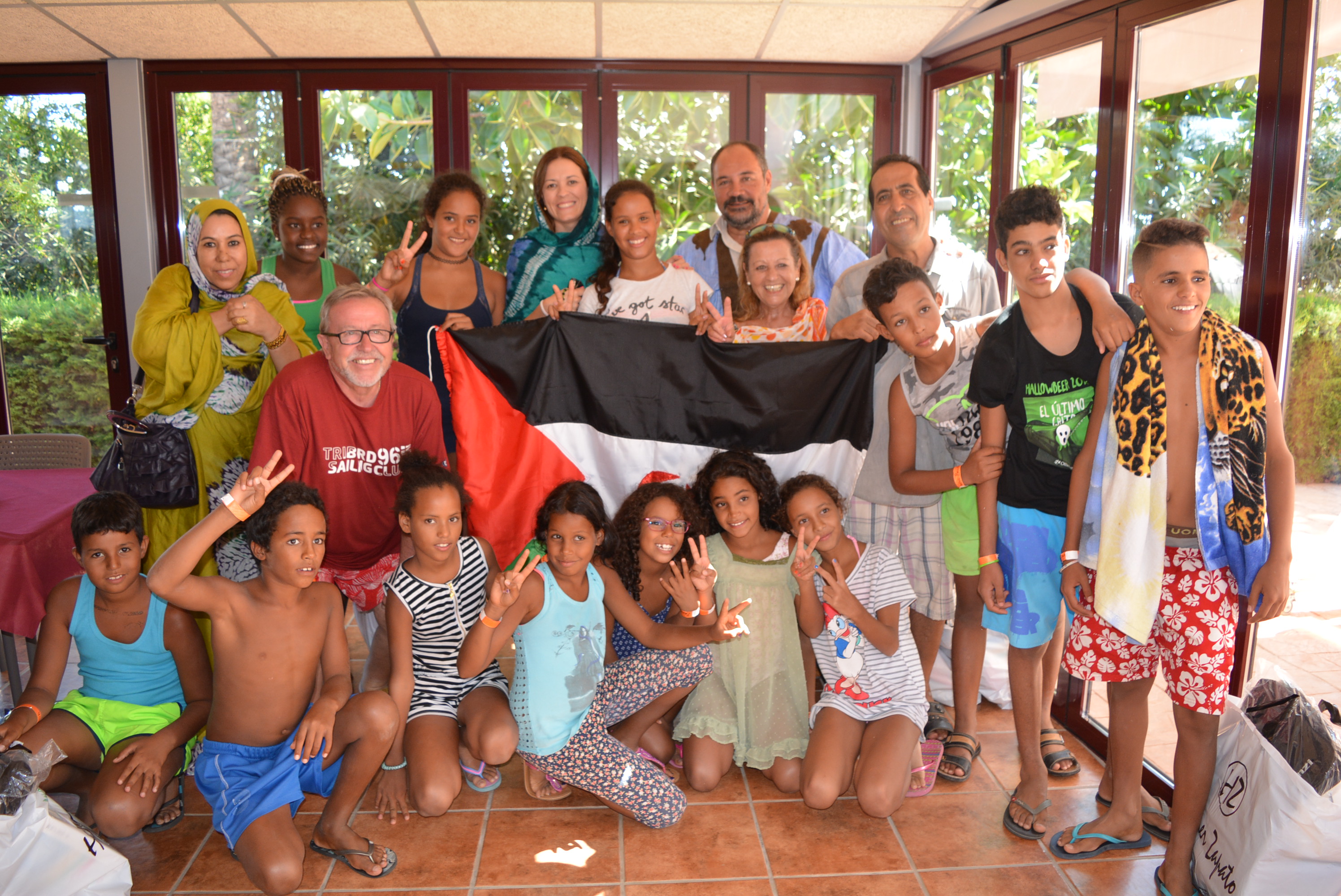 Águilas despide a los niños saharauis que han disfrutado del verano en la localidad