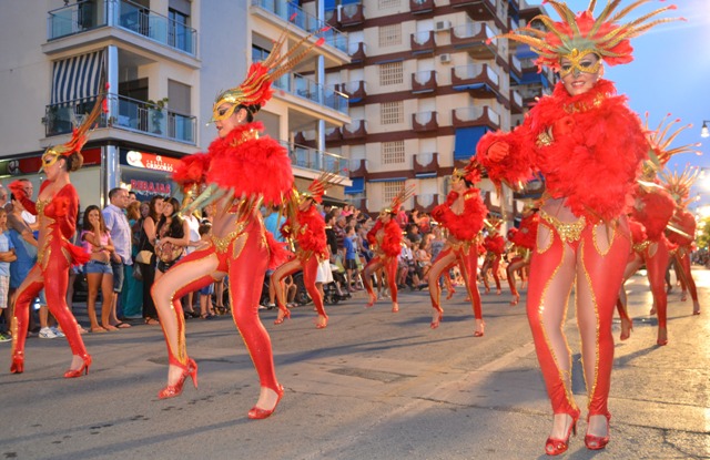 La VII Muestra del Carnaval congrega a miles de personas en Águilas 