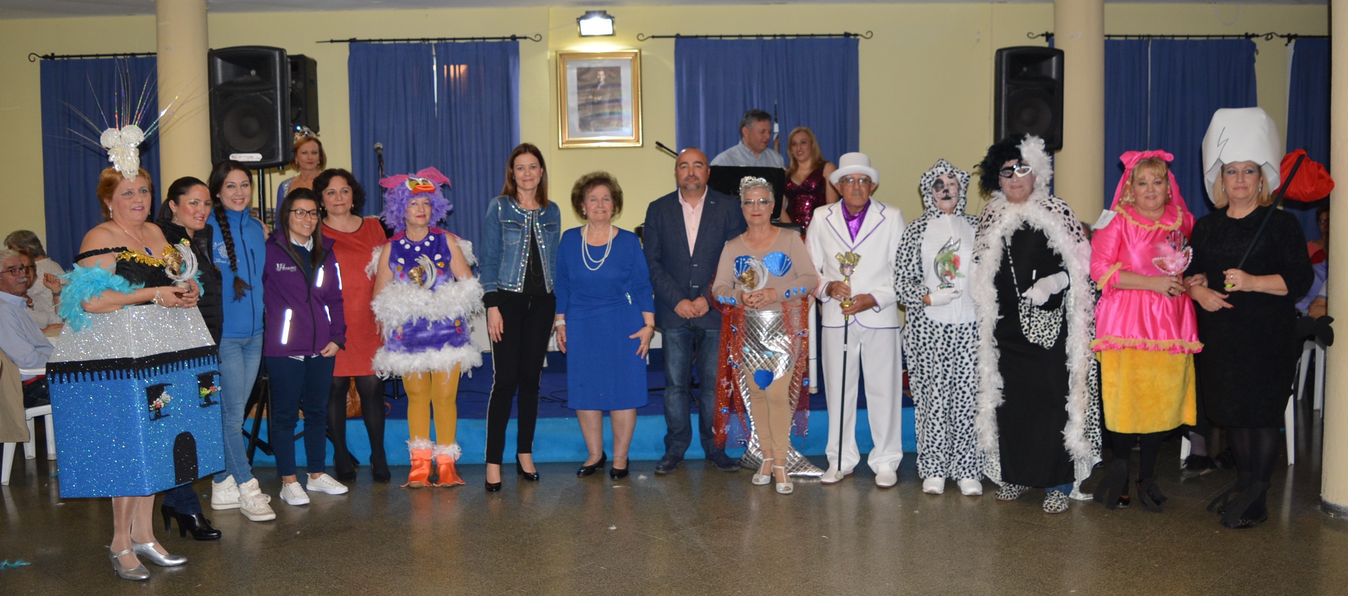 El Centro Municipal de la Tercera Edad celebra su tradicional baile de disfraces