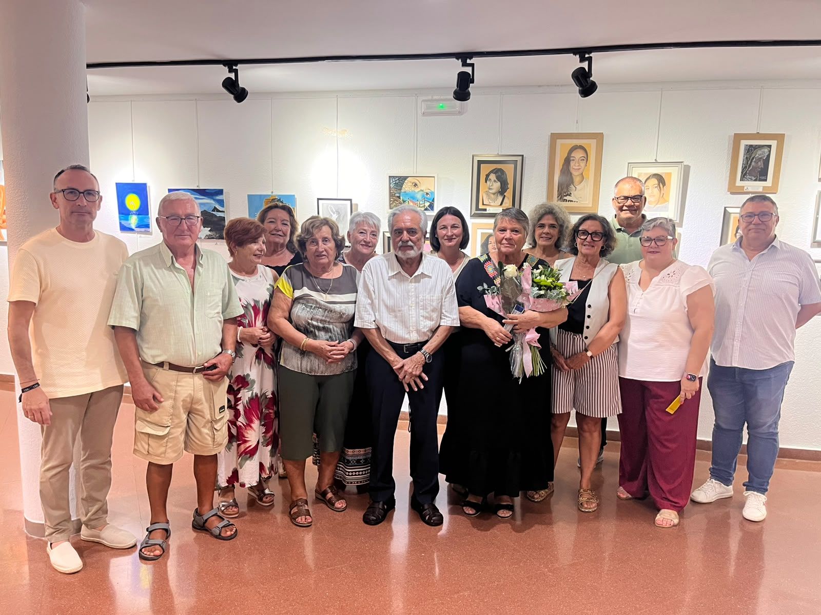 La exposición colectiva “Amigos” lleva a la Casa de Cultura el trabajo del taller de pintura del Centro Municipal de la Tercera Edad